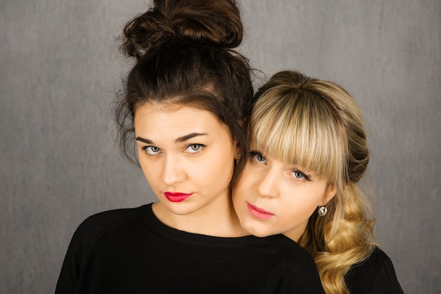 Modne fryzury które odmienią Twój look
